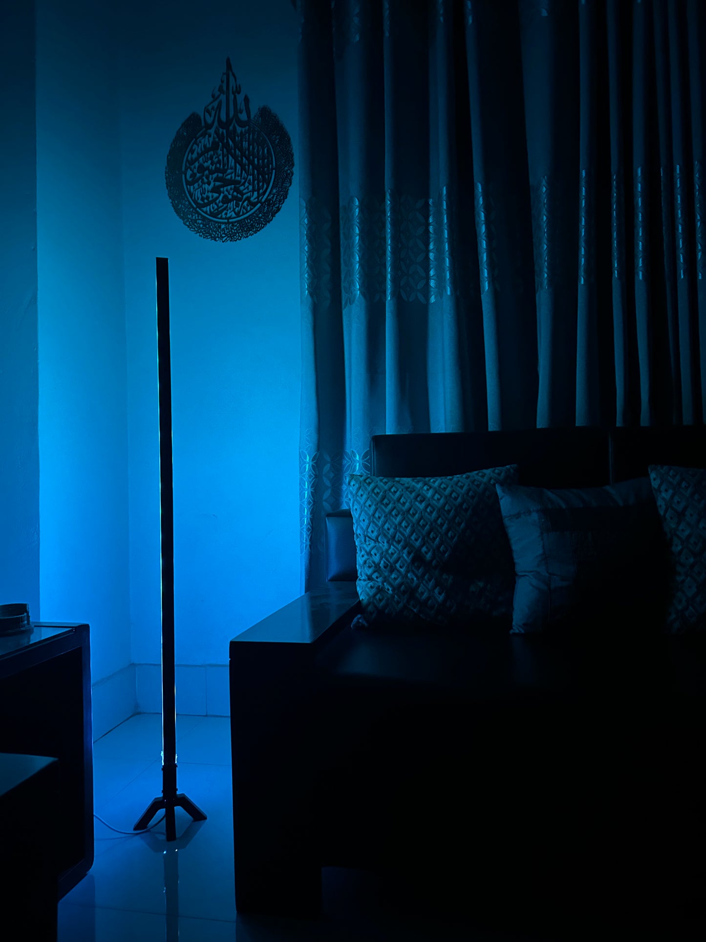 GLO VibeStick Floor Lamp - Sleek Minimalist Design with Diffused Lighting